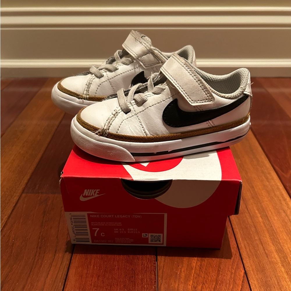 Toddler boy Nike court legacy.
